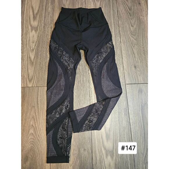 Lululemon Size 4 Wunder Under Lace HR - Picture 2 of 5